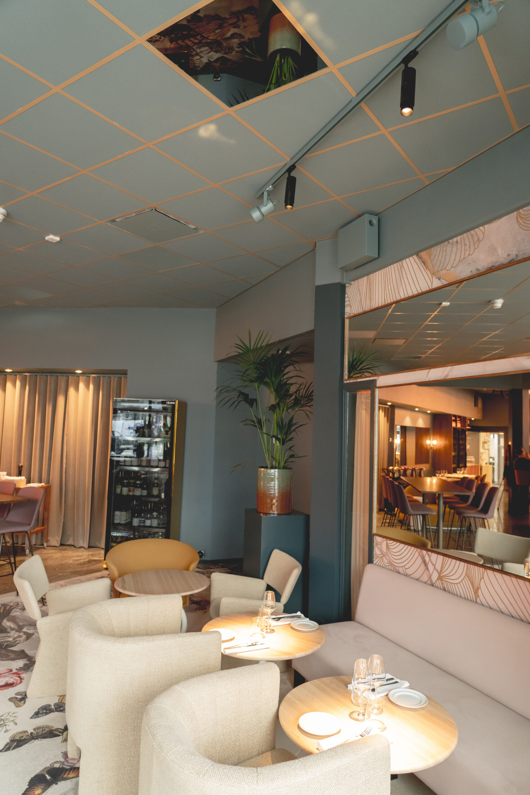Restauranginteriör med högtalare från Audio Pro Business